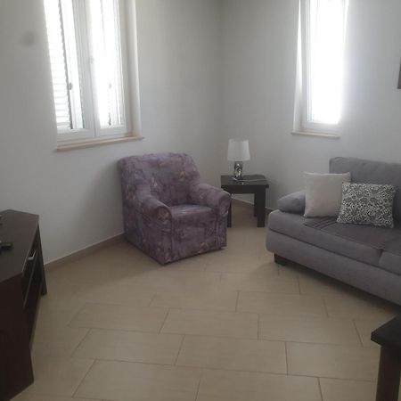 Summertime Apartmani Povljana Bilik gambar