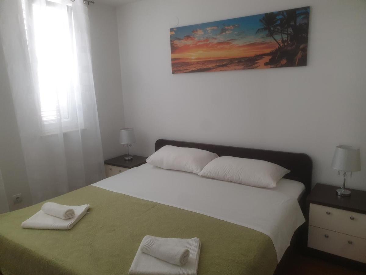 Summertime Apartmani Povljana Bilik gambar