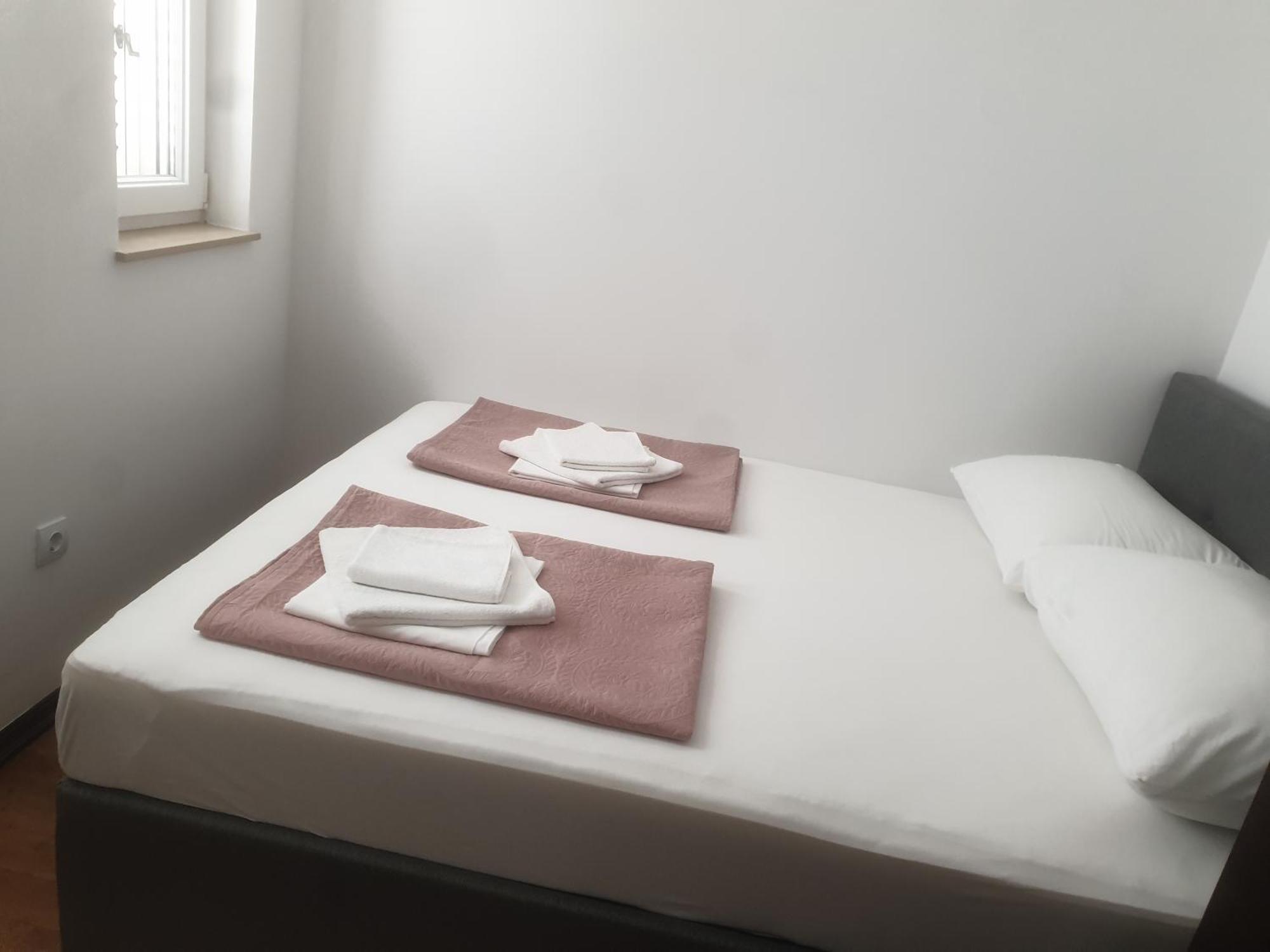 Summertime Apartmani Povljana Bilik gambar