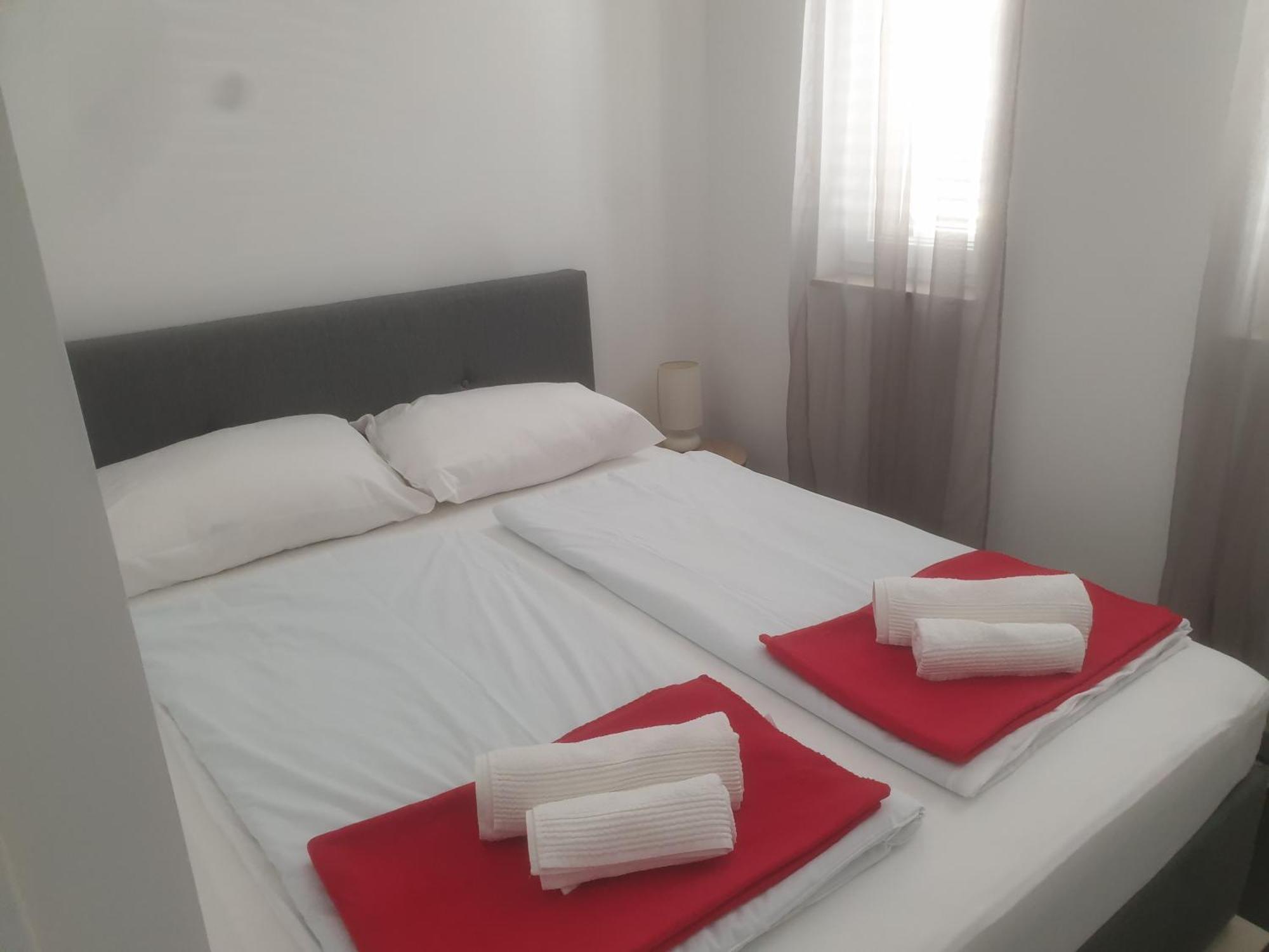 Summertime Apartmani Povljana Bilik gambar
