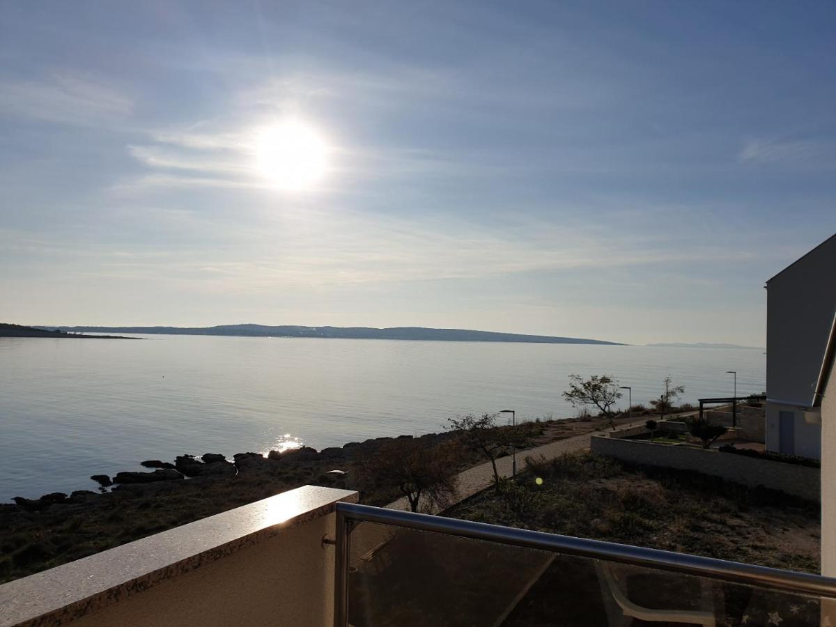 Summertime Apartmani Povljana Luaran gambar