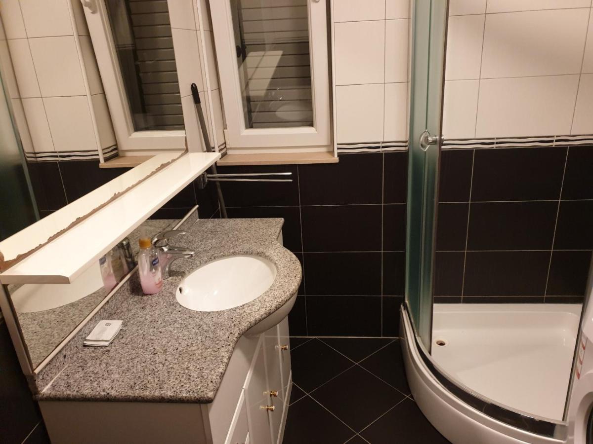 Summertime Apartmani Povljana Luaran gambar