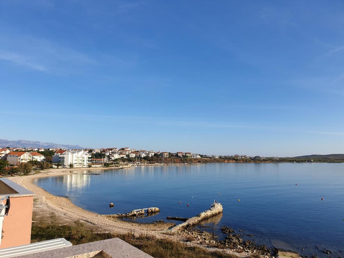 Summertime Apartmani Povljana Luaran gambar